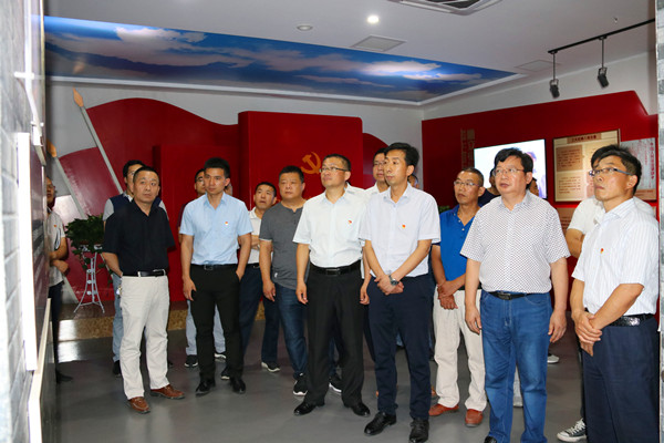 325����֯��Ա�ɲ��ιۻ����з���������ʾ��������